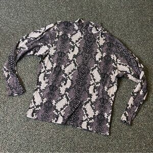 Modest Purple & Grey Snake Animal Print Bar Wing Long-Sleeve Shirt Top Sz XS-S